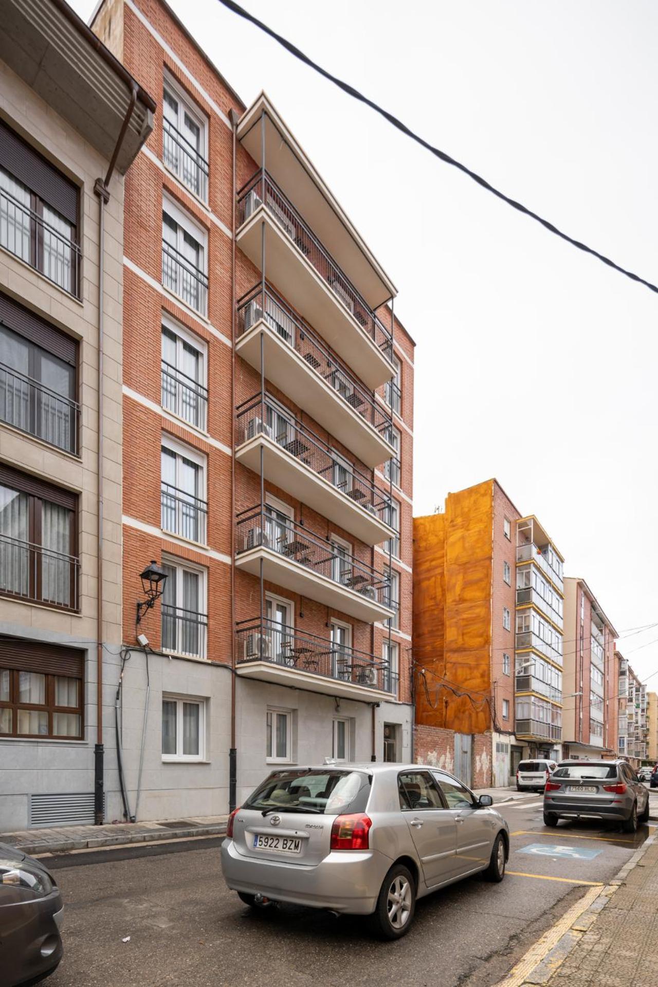 Alda Palencia Catedral Aparthotel Kültér fotó